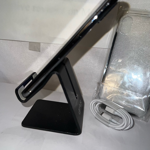 iPhone XS 256GB Space Gray Unlocked - Picture 4 of 7